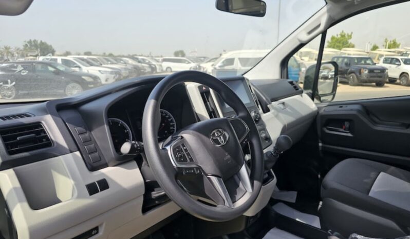 
								2025 Toyota Hiace Diesel engine full									