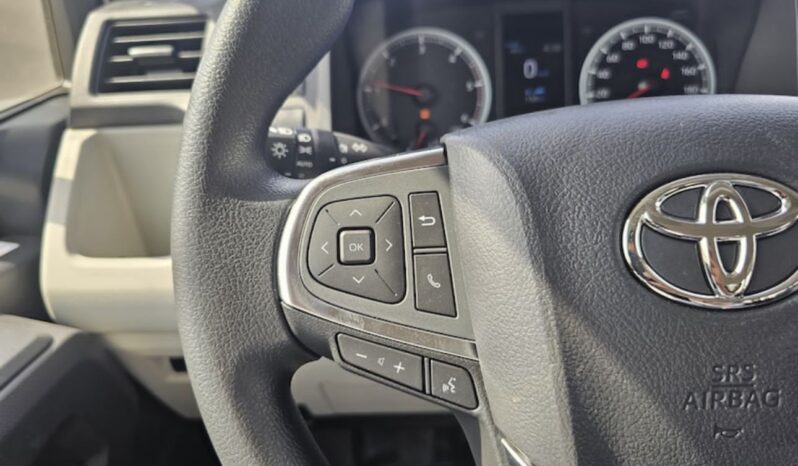 
								2025 Toyota Hiace Diesel engine full									