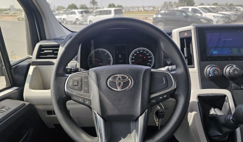 
								2025 Toyota Hiace Diesel engine full									