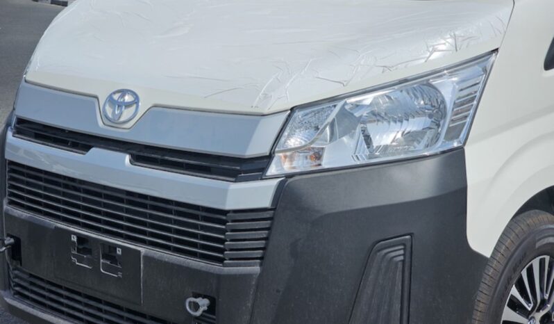 
								2025 Toyota Hiace Diesel engine full									