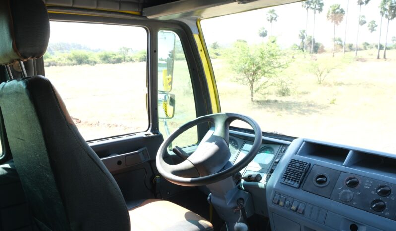 
								MAN Drilling Rig Water truck full									