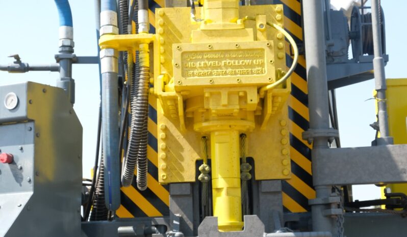 
								MAN Drilling Rig Water truck full									