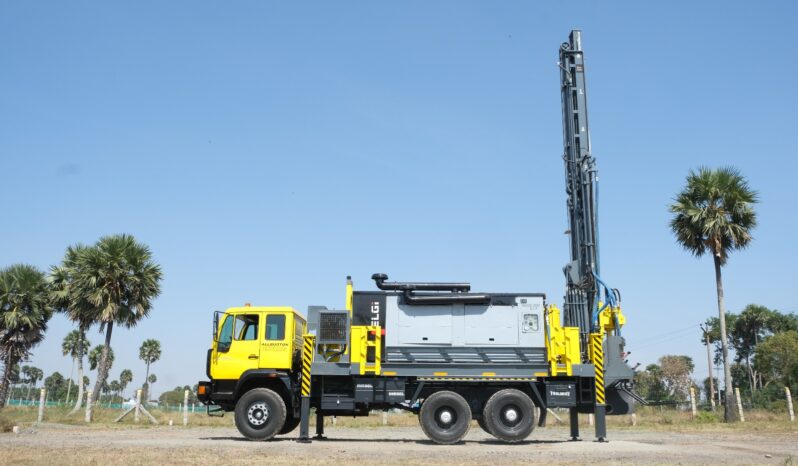 
								MAN Drilling Rig Water truck full									